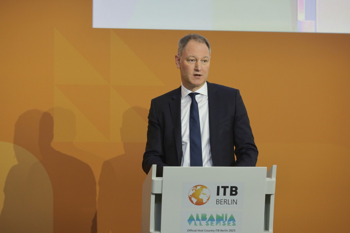 Der Chef der Messe Berlin spricht bei der Eröffnungspressekonferenz der ITB Berlin 